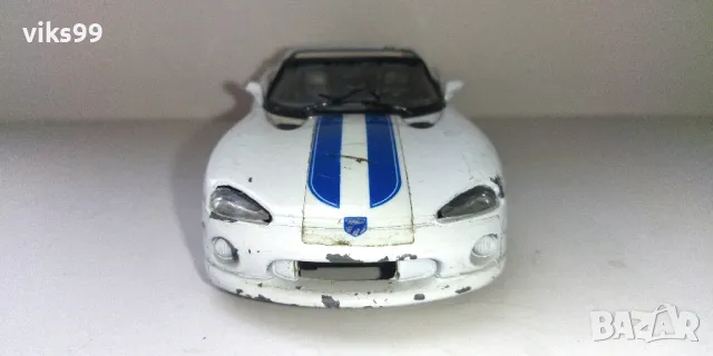 Bburago Dodge Viper RT/10 Made in Italy Мащаб 1:43, снимка 6 - Колекции - 49546317