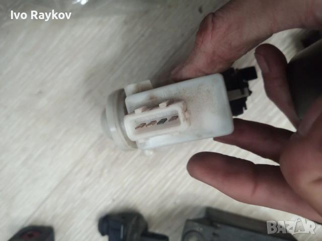 Моторче Централно Заключване за Volkswagen PASSAT , 357862153C., снимка 2 - Части - 53847100