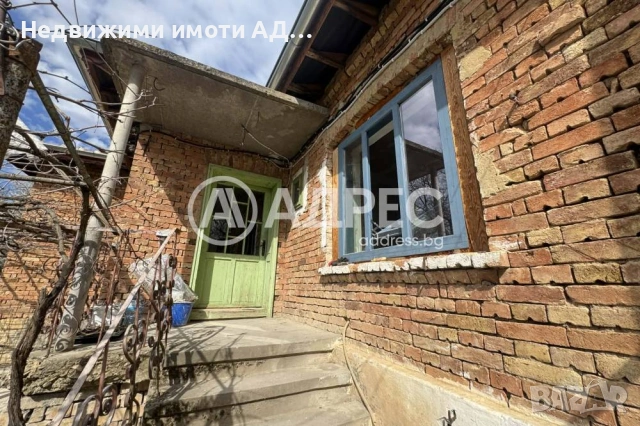 Двуетажна къща с двор в село Паламарца, снимка 8 - Къщи - 54177100