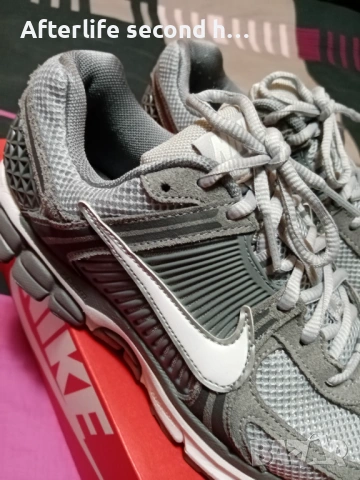 Nike Zoom Vomero 5, снимка 2 - Спортни обувки - 53355344