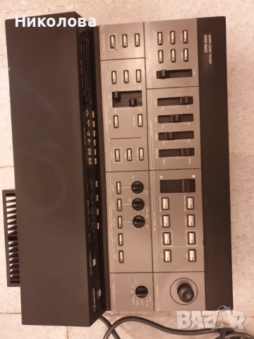 Продавам видео смесител Blaupunkt, DVM 1000,  работещ , снимка 2 - Ресийвъри, усилватели, смесителни пултове - 49470405