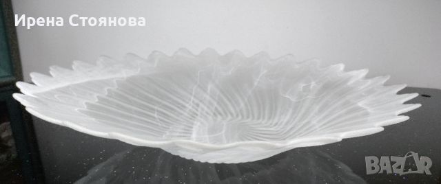 Голяма фруктиера с преливащи нюанси в бяло, матирано стъкло., снимка 4 - Чинии - 45694978