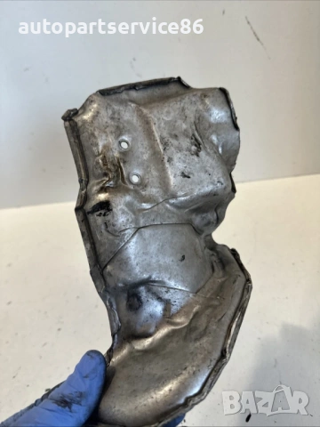 Защитен капак за топлинен щит за Volvo XC60 2.0D (2011) 31202133, снимка 2 - Части - 53742503