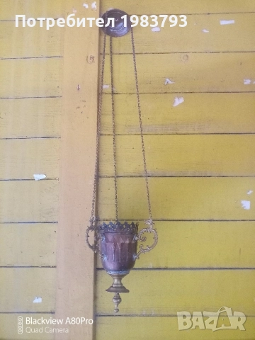 Старо бронзово кандило с грифони.