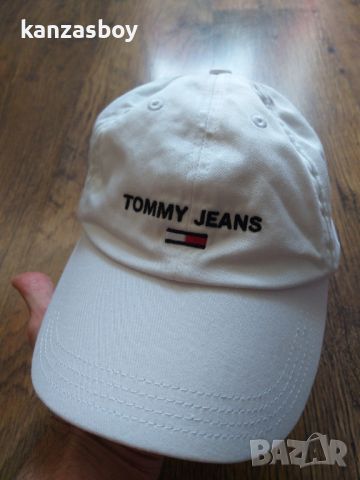 tommy hilfiger - страхотна мъжка шапка 