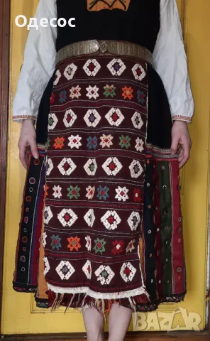 Автентична Тракийска носия, снимка 2 - Антикварни и старинни предмети - 50240559