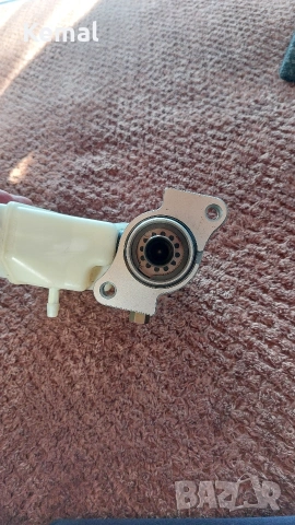 Спирачна помпа+казанче bmw e46 320d, снимка 2 - Части - 53845312