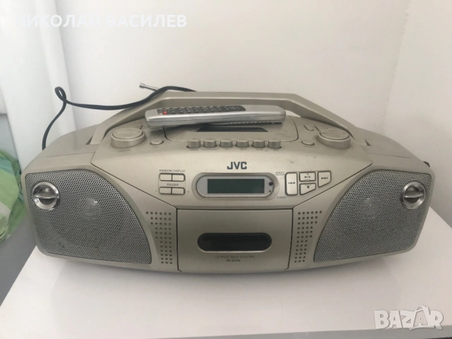 Продава   се   ;  Има    дистанционно   ., снимка 11 - Радиокасетофони, транзистори - 51826953