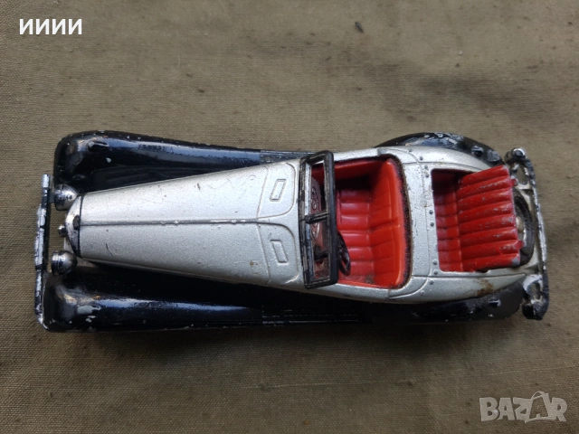 Кола Мерцедес Бенц Матчбокс, снимка 2 - Коли, камиони, мотори, писти - 53448664