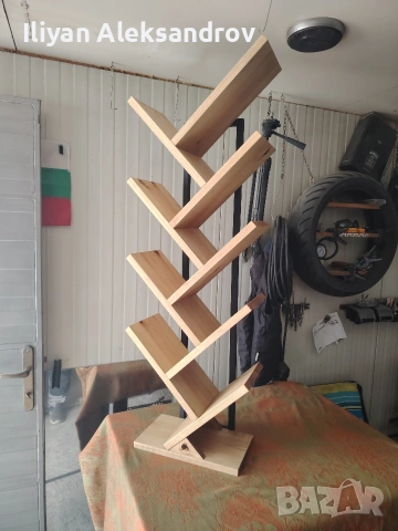 Етажерка за книги 