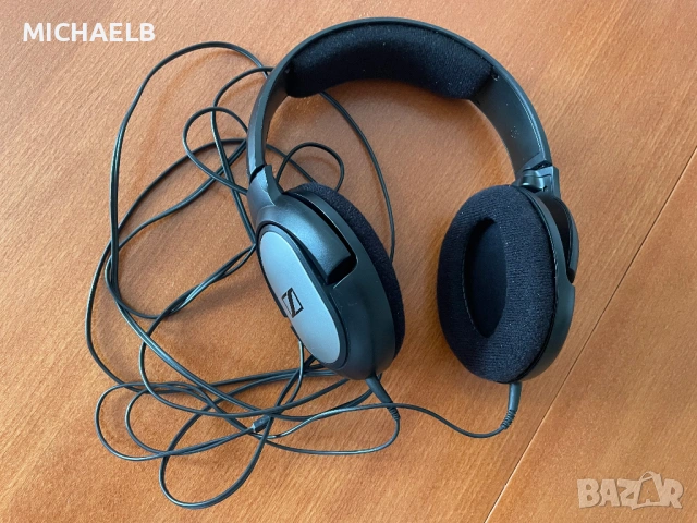 Продавам стерео слушалки SENNHEISER HD-201