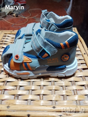 детски нови сандалки с номер 24 , снимка 3 - Детски сандали и чехли - 53937058