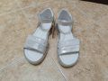 Нови бели сандали Ponki със сребристо - размер 33, естествена кожа, снимка 1 - Детски сандали и чехли - 45965928