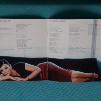 Martine McCutcheon – 1999 - You Me & Us(Europop), снимка 3 - CD дискове - 37817873