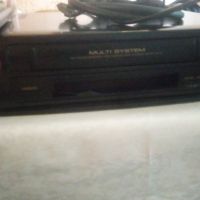 VHS Sharp видео рекордер почти ново, снимка 1 - Плейъри, домашно кино, прожектори - 45470032