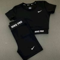 Дамски Екипи NIKE , снимка 1 - Спортни екипи - 46103047