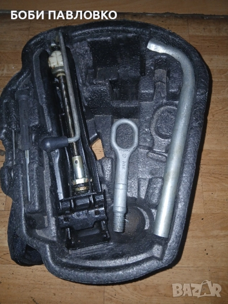 Органайзер с инструменти октавия 2фл нови оем , снимка 1