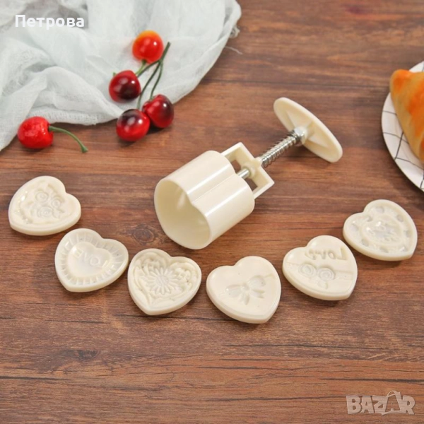 Преса за сладки с пълнеж „Сърца“ - 6 приставки, снимка 1