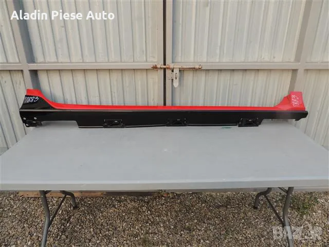 Десен праг / декорация Honda Civic Type R година 2015 2016 2017 2018 2019 oem код 71800-TGG-A500-51, снимка 1