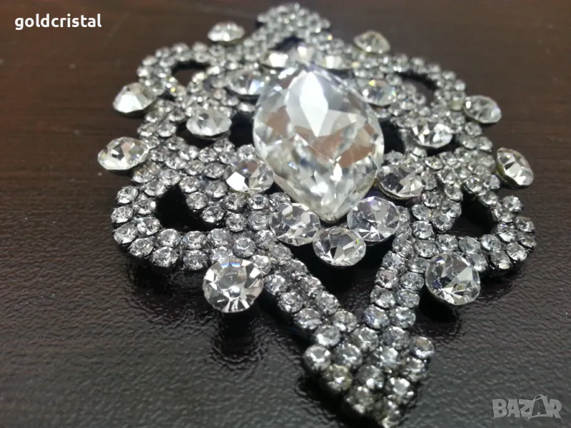 Ретро брошка с камъни, снимка 1