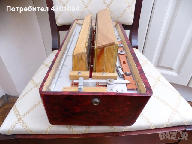 Корпус (баси) с тарги за Акордеон Weltmeister Stella 60 баса, снимка 3 - Акордеони - 53576519