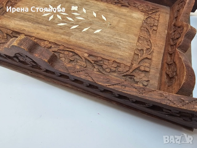 Винтидж табла за сервиране с ръчно резбовани флорални елементи, произход Индия около 1970 г. , снимка 7 - Декорация за дома - 53391619
