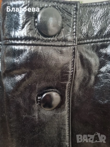 черна лачена къса кожена пола Coach, снимка 3 - Поли - 53632223