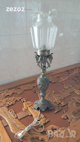 Ретро настолна голяма лампа