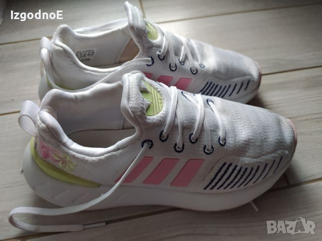 35 1/2 Adidas страхотни леки летни маратонки , снимка 5 - Детски маратонки - 46019708