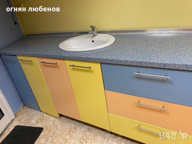 Модулна секция+плот с мивка+закачалка+масичка, снимка 2 - Секции и витрини - 53207721