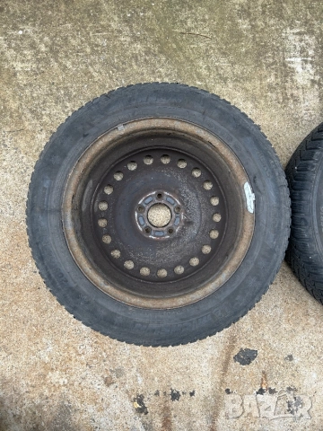 Зимни гуми с джанти 205/55 R 16, снимка 7 - Гуми и джанти - 52062567
