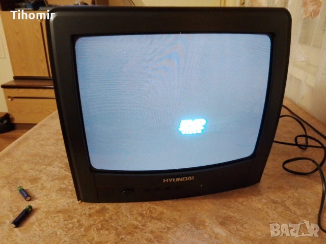 Продавам малко телевизорче 15 инча, снимка 4 - Телевизори - 54058951