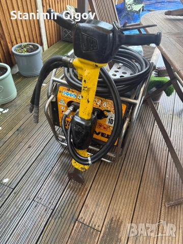 JCB хидравлична станция BEAVER пакет с чук 25 кг