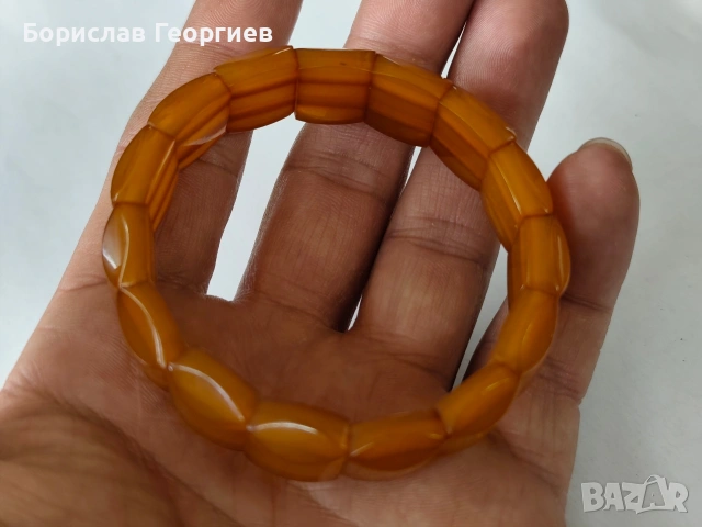 Стара гривна от кехлибар, снимка 3 - Гривни - 53945836