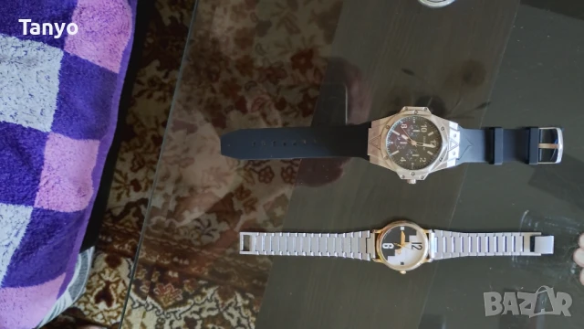 С гумената каишка работи,другия е за батерия.