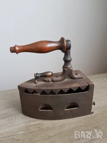 Стара рядка чугунена ютия, снимка 6 - Антикварни и старинни предмети - 49773979