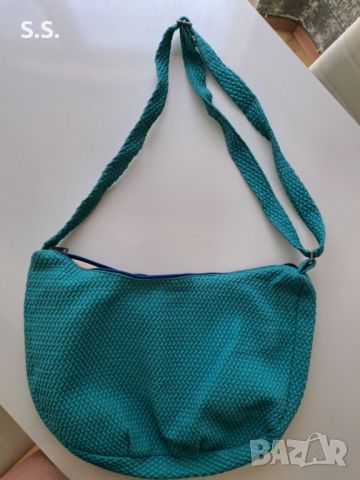 Дамска синя чанта , снимка 1 - Чанти - 46262568