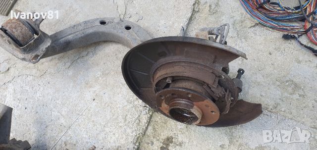 Заден ляв десен шенкел носач лагер главина Бмв Е36 М3 bmw e 36 Trailing arm 33322227077 33322227078, снимка 9 - Части - 45960114