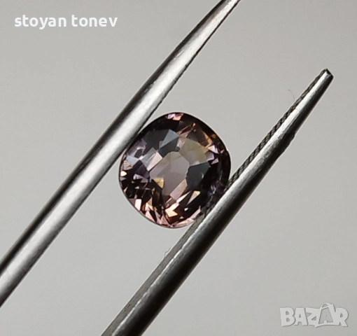  Рядък естествен електрически сиво-розов шпинел 1,41 карата! Сертификат!, снимка 8 - Други - 54155266