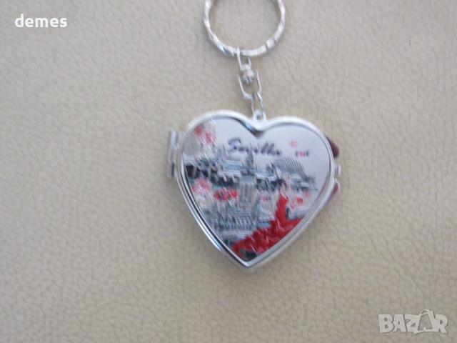 Метален ключодържател-огледало от Испания, снимка 4 - Колекции - 53803893