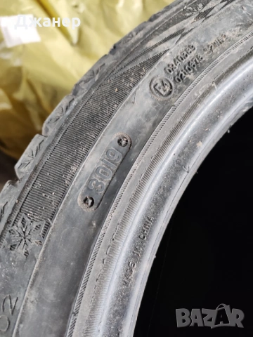 245 40 18 зимни гуми, снимка 3 - Гуми и джанти - 53571466