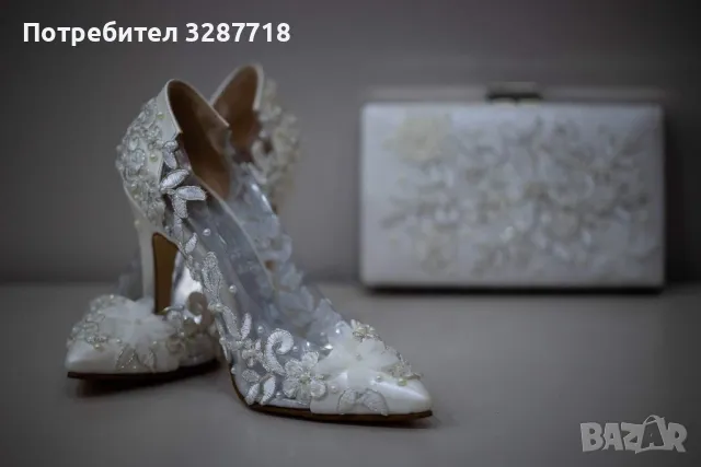Уникална булчинска рокля и подаръци към нея (обувки, чанта и аксесоар за коса), снимка 2 - Сватбени рокли - 50315960