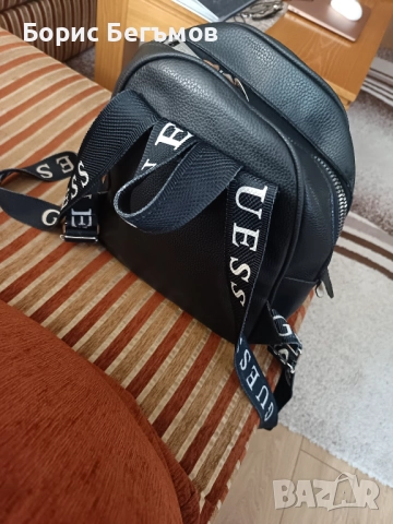 Дамска раница Guess, снимка 9 - Сакове - 52478028