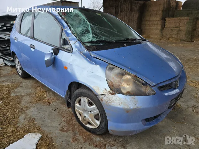 Продавам ударен автомобил Honda Jazz, снимка 3 - Автомобили и джипове - 48542874