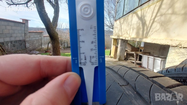 Летни гуми 235/55/17, снимка 3 - Гуми и джанти - 53656461