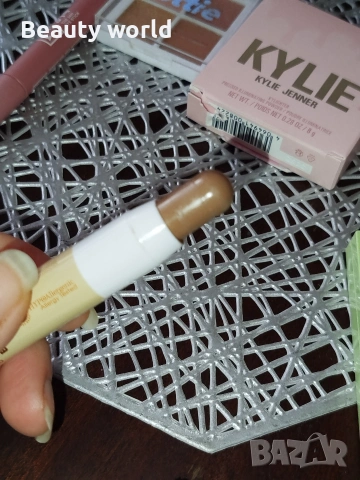 Сенки и контур bell, снимка 2 - Декоративна козметика - 53711935