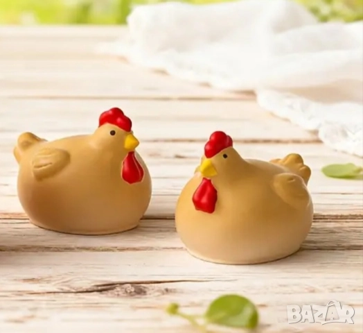 Молдове комплект две кокошки в два размера 