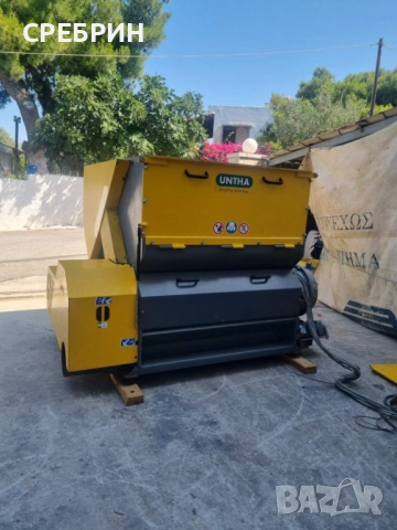 По заявка НЕМСКА ХИДРАВЛИЧНА ДРОБИЛКА с два мотора по 22 кв всеки с капацитет на дробни 8 кубика на 