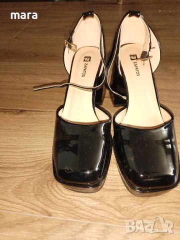 Обувки , снимка 2 - Дамски обувки на ток - 46124860