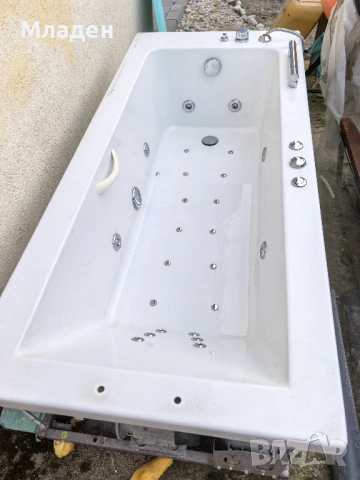 Хидромасажна вана